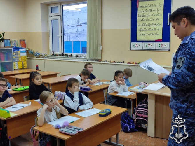 На Чукотке росгвардейцы провели   урок мужества,  посвященный Сталинградской битве