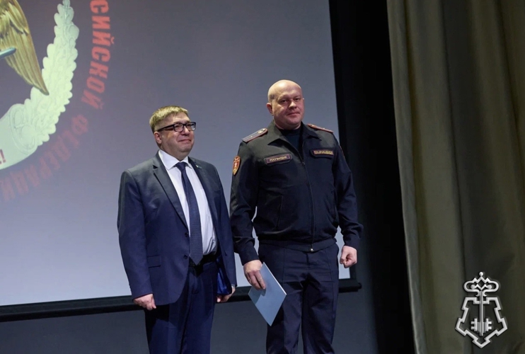 В Чукотском многопрофильном колледже состоялось торжественное мероприятие, посвященное Дню войск национальной гвардии Российской Федерации