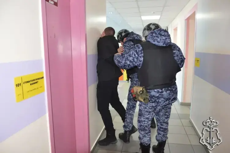 Сотрудники вневедомственной охраны Росгвардии приняли участие во всероссийских антитеррористических учениях на Чукотке