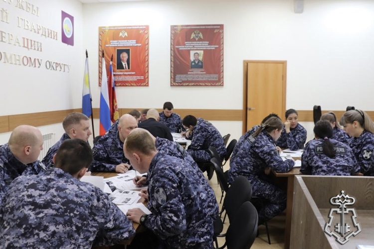 Чукотские росгвардейцы на страже памяти: сотрудники ведомства приняли участие в Международной патриотической акции «Диктант Победы»