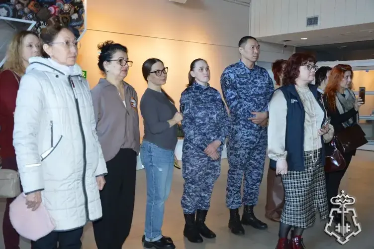 В Анадыре открылась выставка «Талисман для солдата»: частичка чукотского тепла для защитников Родины