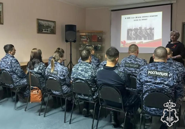 В Певеке сотрудники вневедомственной охраны Росгвардии почтили память «Маршала Победы» Георгия Жукова