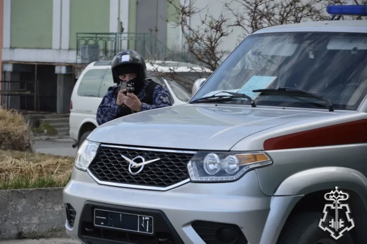 На Чукотке Росгвардейцы отработали учебно-тренировочное занятие