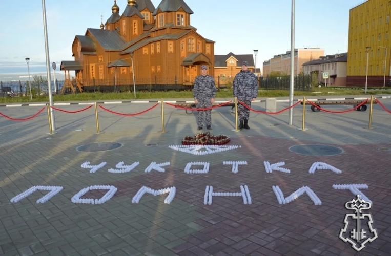 Сотрудники Росгвардии помнят: на Чукотке проходят памятные мероприятия в честь Дня памяти и скорби