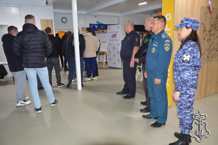 Сотрудники Росгвардии обеспечили правопорядок во время трехдневного голосования